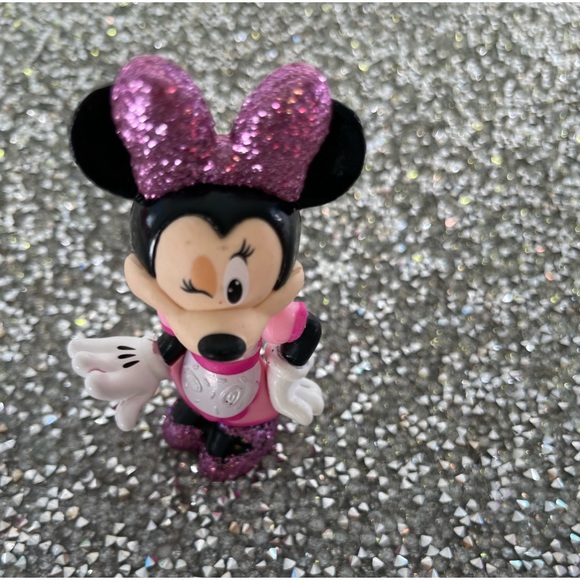 Minnie Mouse Figurine - Picture 4 of 9